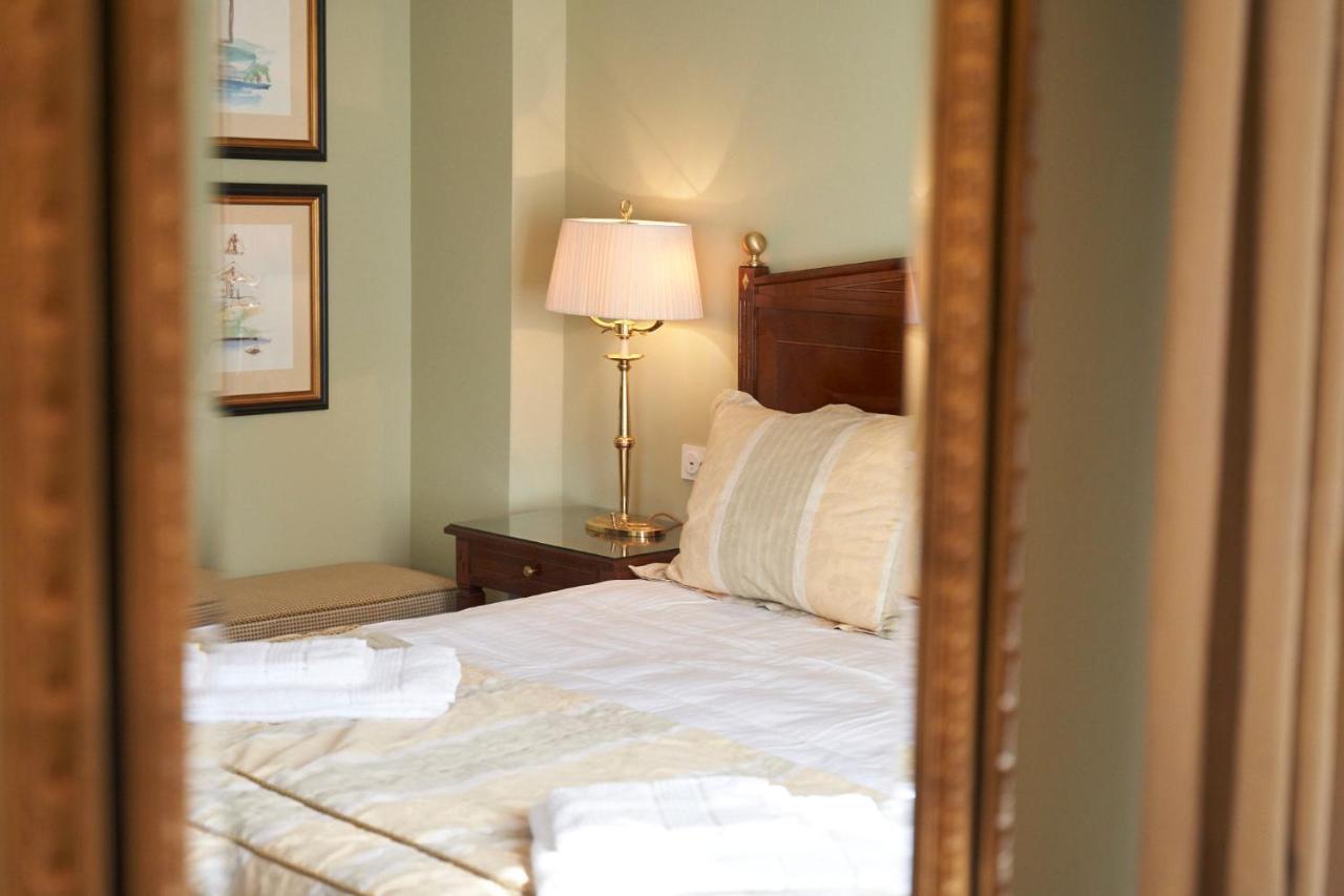 Hotel Les Contes De Bruyeres Servieres-le-Chateau Εξωτερικό φωτογραφία